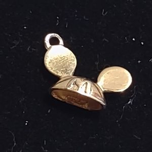 14kt gold Disney pendant